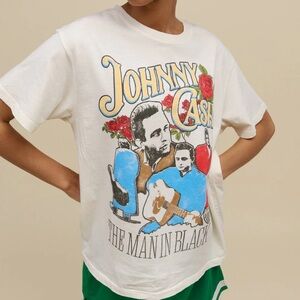 Johnny Cash A Man Comes Around Boyfriend Tee in Stone Vintage